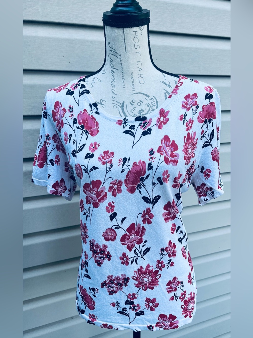 Kate Hill White Short Sleeve Tee with Pink Floral Print